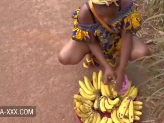 Noir banane seller chéri séduit pour une grand adulte agrafe